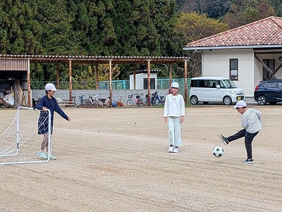 PXL_20251117_040556001