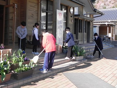02 (2)