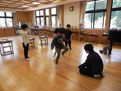 02 (3)
